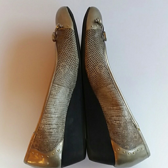 Anne Klein snake print wedge - Picture 3 of 8